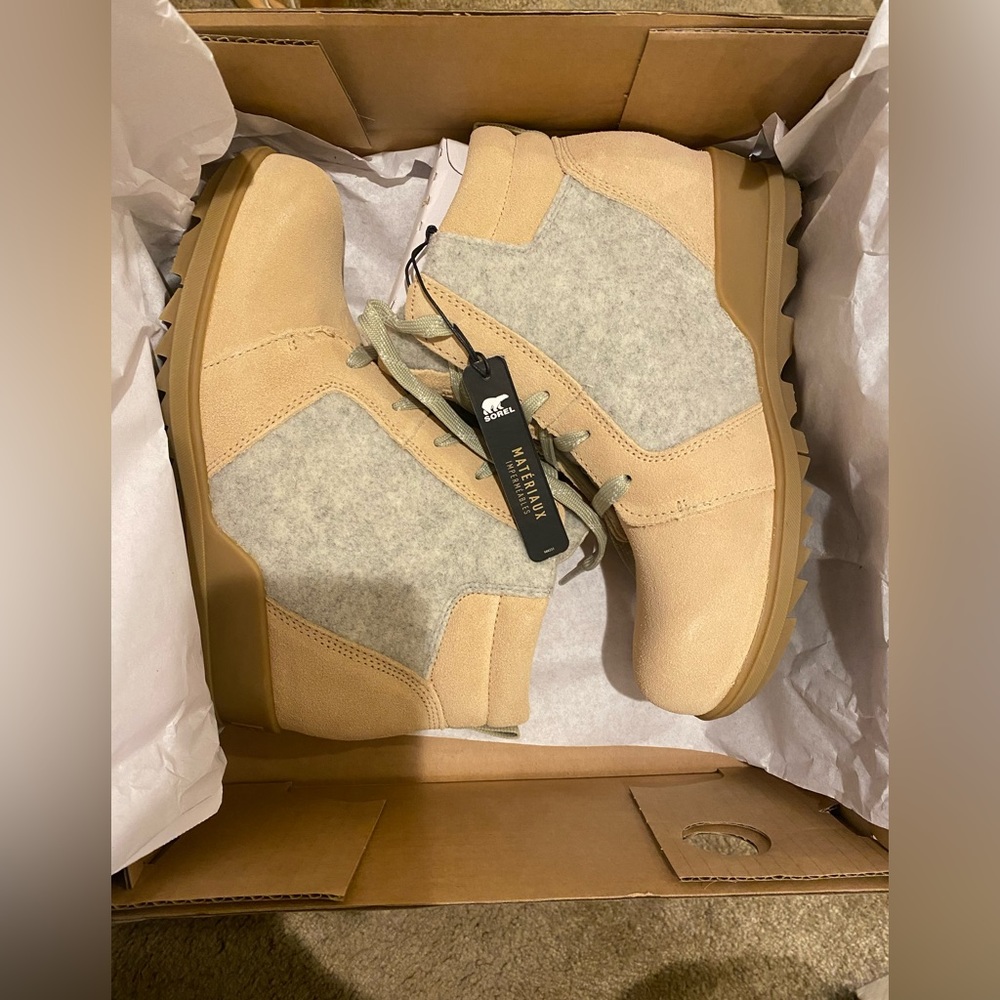 NWT Sorel Evie Lace-Up Wedge Bootie